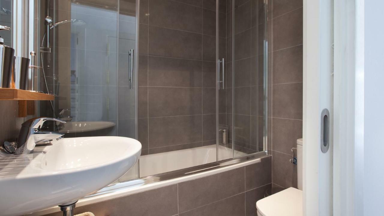 Ab Montjuic Apartment Barcelona Luaran gambar