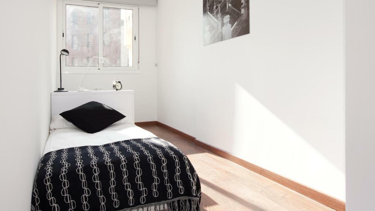 Ab Montjuic Apartment Barcelona Luaran gambar